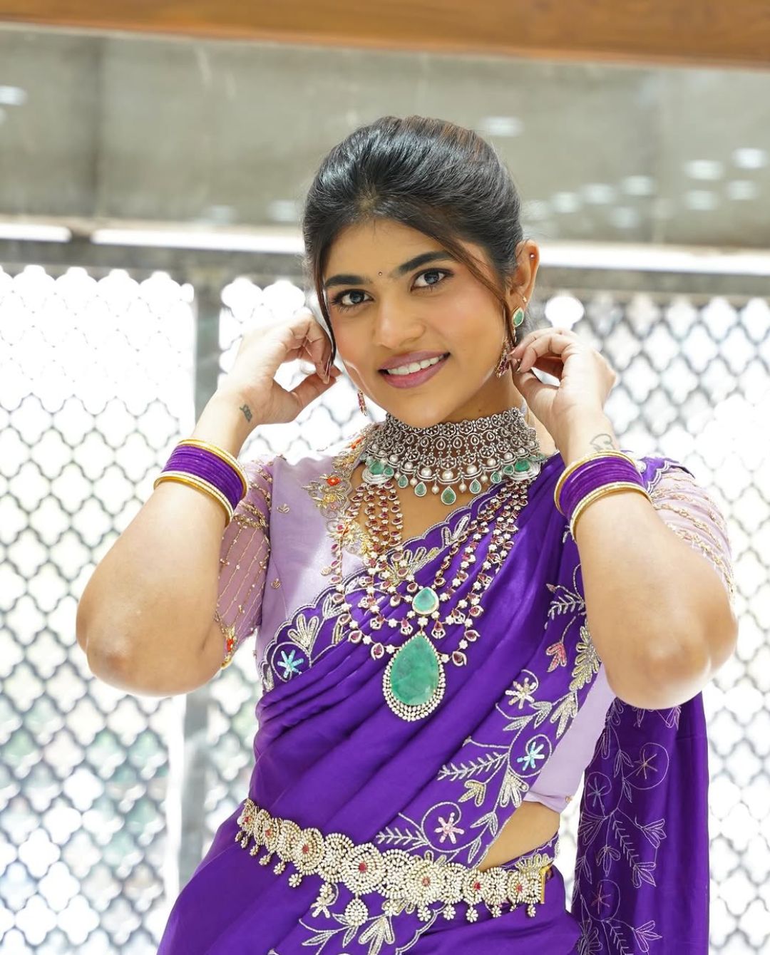 Rithu Chowdary : ట్రెడిషనల్ గా ఆకట్టుకుంటున్న రీతు చౌదరి.. గేర్ మార్చిందా?