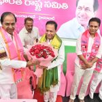 క‌విత పార్టీపై వారిద్ద‌రి మౌనం… అనుచ‌రగ‌ణం మాట‌ల దాడి..!