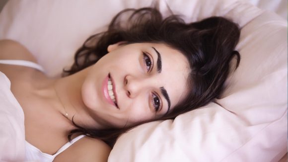 Vastu tips: ఉదయం నిద్రలేచిన వెంటనే చేయకూడని  పనులు ఇవే