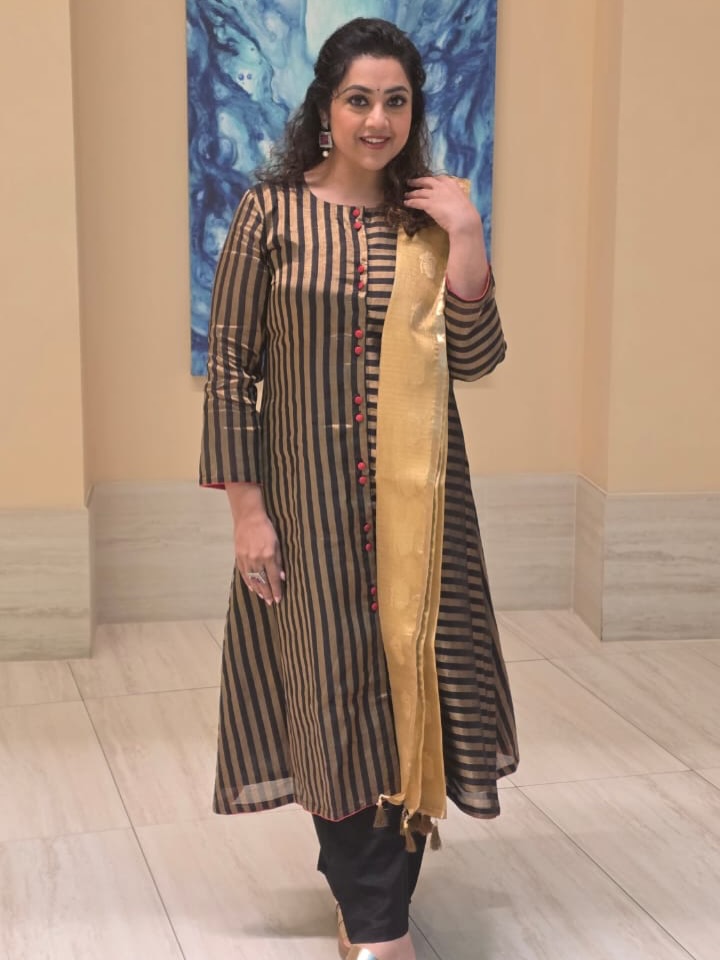 Meena Sagar (Image Credit: Instagram) Actress Meena Sagar Photo Gallery