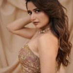 Ashika Ranganath : ఓర చూపులతో కుర్రాళ్ల మనసు దోచుకుంటున్న ఆషిక.. ఏముంది మావా..