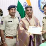 సామాన్యుడి సాహసం.. ప్రాణాలకు తెగించి రౌడీ షీటర్‌ను పట్టిన ఆటో డ్రైవర్..!