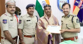 సామాన్యుడి సాహసం.. ప్రాణాలకు తెగించి రౌడీ షీటర్‌ను పట్టిన ఆటో డ్రైవర్..!