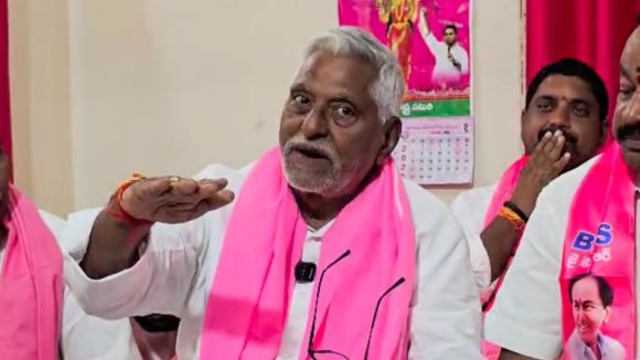 సొంత కుటుంబానికి క్రమశిక్షణ నేర్పలేని సంజయ్ దేశానికి ఏం నేర్పిస్తారు?: జీవన్ రెడ్డి