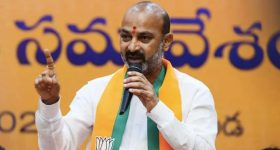 మోదీ ముందు కంటతడి పెట్టిన బండి సంజయ్.. వేదికపై అసలేం జరిగింది?