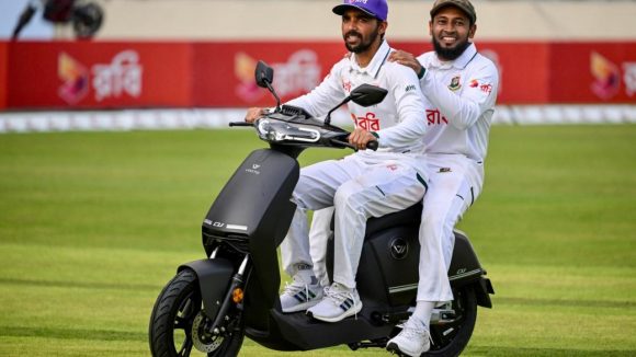 BAN VS PAK: కార్లు కొన‌లేని స్థితిలో బంగ్లాదేశ్ బోర్డు…క్రికెట‌ర్ల‌కు చీప్ గా రూ.40 వేల‌ ఎల‌క్ట్రిక్ స్కూట‌ర్లు !