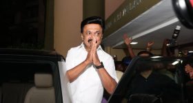 విజయ్ బాటలో అల్లు అర్జున్ ..సీయం అవుతాడా ?