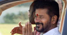 కాన్వాయ్ ఆంక్షలకు చెక్.. సామాన్యుడిలా ట్రాఫిక్‌లో సీఎం రేవంత్ రెడ్డి