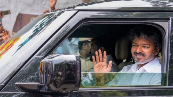 తమిళనాడు సీఎం విజయ్ జీతం ఎంతో తెలుసా? సినిమా అంత కాదండోయ్, కాకపోతే ఆ సదుపాయాలే వేరు
