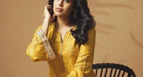 Faria Abdullah : ఒర చూపులతో పిచ్చెక్కిస్తున్న చిట్టి.. చూపులతోనే చంపేస్తుంది మావా...