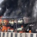 Medak: మంటల్లో కంటైనర్.. తగలబడిన 10 కార్లు, మెదక్ జిల్లాలో ఘటన