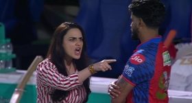 కారు ప్రయాణంలో వాంతులు వస్తున్నాయా? ఈ టిప్స్ పాటిస్తే సమస్యకు చెక్