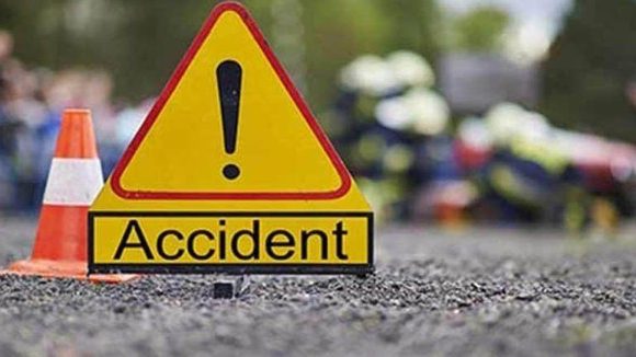 ముంబయి హైవేపై ట్రక్కును ఢీకొట్టిన కంటైనర్.. 12 మంది మృతి, పలువురికి తీవ్ర గాయాలు
