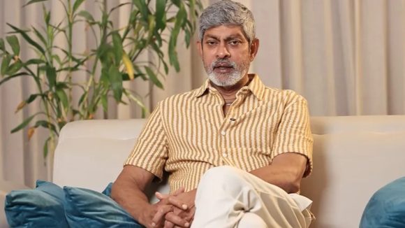 పాన్ ఇండియా సినిమాల పై జగపతిబాబు కామెంట్స్ .. పులిని చూసి నక్క వాత పెట్టుకోకూడదు!