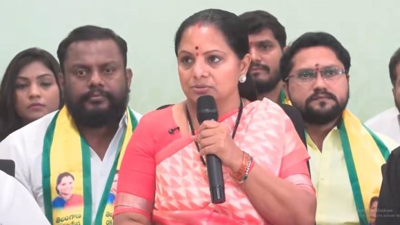బండి సంజయ్ కొడుకు ఇష్యూ.. కవిత ఘాటు వ్యాఖ్యలు, బీఆర్ఎస్ వల్లే ఫోటోలు బయటకు