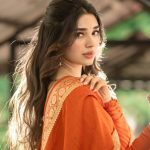 Krithi Shetty : కస్సుమనే చూపులతో కైపెక్కిస్తున్న కృతి.. కుర్రాళ్ళు ఏమైపోతారు..