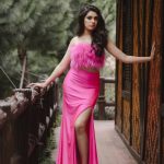 Krithi Shetty : పింక్ డ్రెస్ లో బార్బీ డాల్ లా బేబమ్మ.. అబ్బా తట్టుకోవడం కష్టమే..