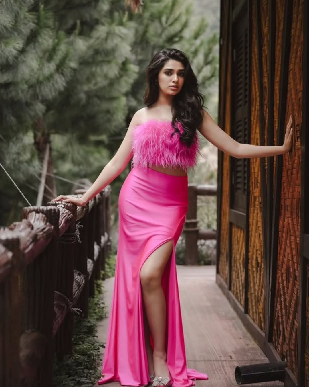Krithi Shetty : పింక్ డ్రెస్ లో బార్బీ డాల్ లా బేబమ్మ.. అబ్బా తట్టుకోవడం కష్టమే..