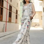 Krithi Shetty : వైట్ డ్రెస్ లో స్టైలిష్ లుక్ లో కృతి.. బేబమ్మ అందాలకు ఫిదా..