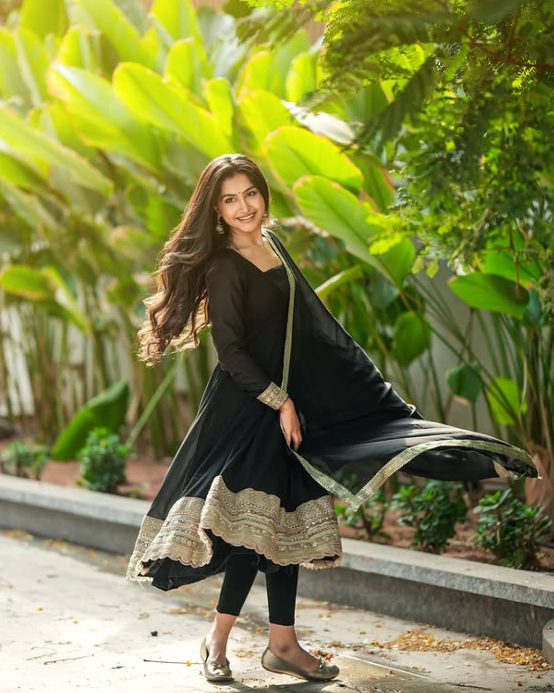 Krithika Uma Sankar : బ్లాక్ డ్రెస్ లో మతిపోగొడుతున్న మహా.. ఏముంది మావా..