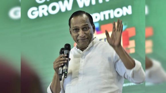 ఇండస్ట్రీలోకి ఎంట్రీ ఇవ్వబోతున్న మల్లారెడ్డి.. బయోపిక్ సినిమాకి శ్రీకారం!
