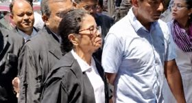 ఏసీ బిల్లు తగ్గించే అద్భుత చిట్కా.. మేడ పైకి ఎక్కి ఇదొక్కటి చేయండి చాలు!