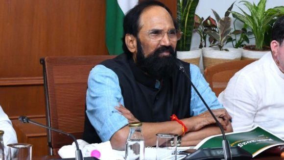 ప్రతి గింజను కొంటాం..  రైతులకు భరోసా ఇచ్చిన మంత్రి ఉత్తమ్ కుమార్ రెడ్డి