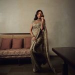 Mrunal Thakur : చీరలో మృణాల్ సొగసు చూడతరమా.. వయ్యారాలతో  మైండ్ బ్లాక్..