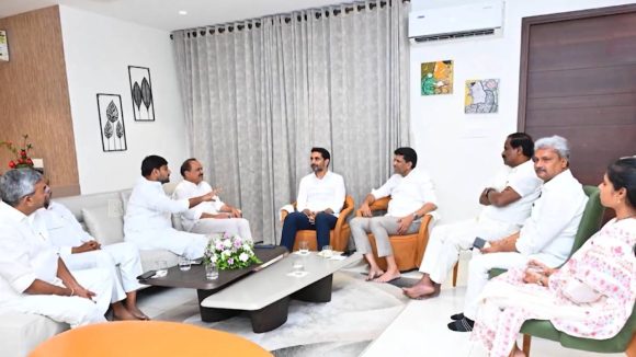 టీడీపీలో సరికొత్త సంప్రదాయం.. నేతలు, కార్యకర్తలను ఏకం చేస్తున్న డిన్నర్ మీట్స్