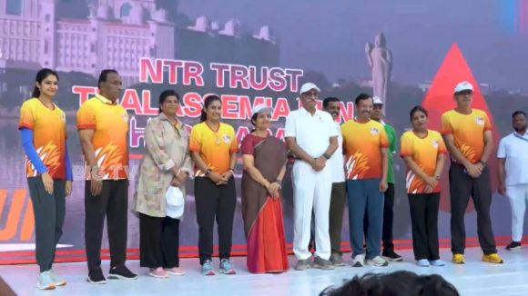 తలసేమియా బాధితుల కోసం నెక్లెస్ రోడ్డులో ‘మహా పరుగు’.. హాజరైన నారా భువనేశ్వరి, పలువురు ప్రముఖులు