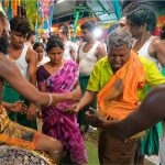 ప్రసాదంగా లడ్డూ కాదు.. సాక్షాత్తూ ‘డబ్బులే’ ఇస్తారు! ఈ వింత ఆలయం గురించి మీకు తెలుసా?