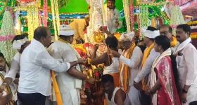 చిత్తూరులో గంగమ్మ జాతర కోలాహలం.. భక్తిశ్రద్ధలతో తొలిపూజలో పాల్గొన్న సీకే బాబు, ఎమ్మెల్యే కుటుంబ సభ్యులు
