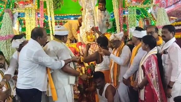 చిత్తూరులో గంగమ్మ జాతర కోలాహలం.. భక్తిశ్రద్ధలతో తొలిపూజలో పాల్గొన్న సీకే బాబు, ఎమ్మెల్యే కుటుంబ సభ్యులు