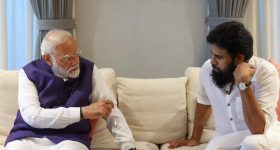 మీ ముందు నవ్వుతూ వెన్నుపోటు పొడిచే స్నేహితులు వీరే.. నమ్మకద్రోహులను ఇలా గుర్తించండి
