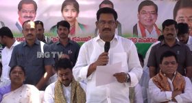 మహబూబాబాద్ గ్రంథాలయ చైర్మన్ ప్రమాణస్వీకారోత్సవం.. విజ్ఞాన కేంద్రాల అభివృద్ధికి శ్రీకారం చుట్టిన శ్రీకాంత్ రెడ్డి