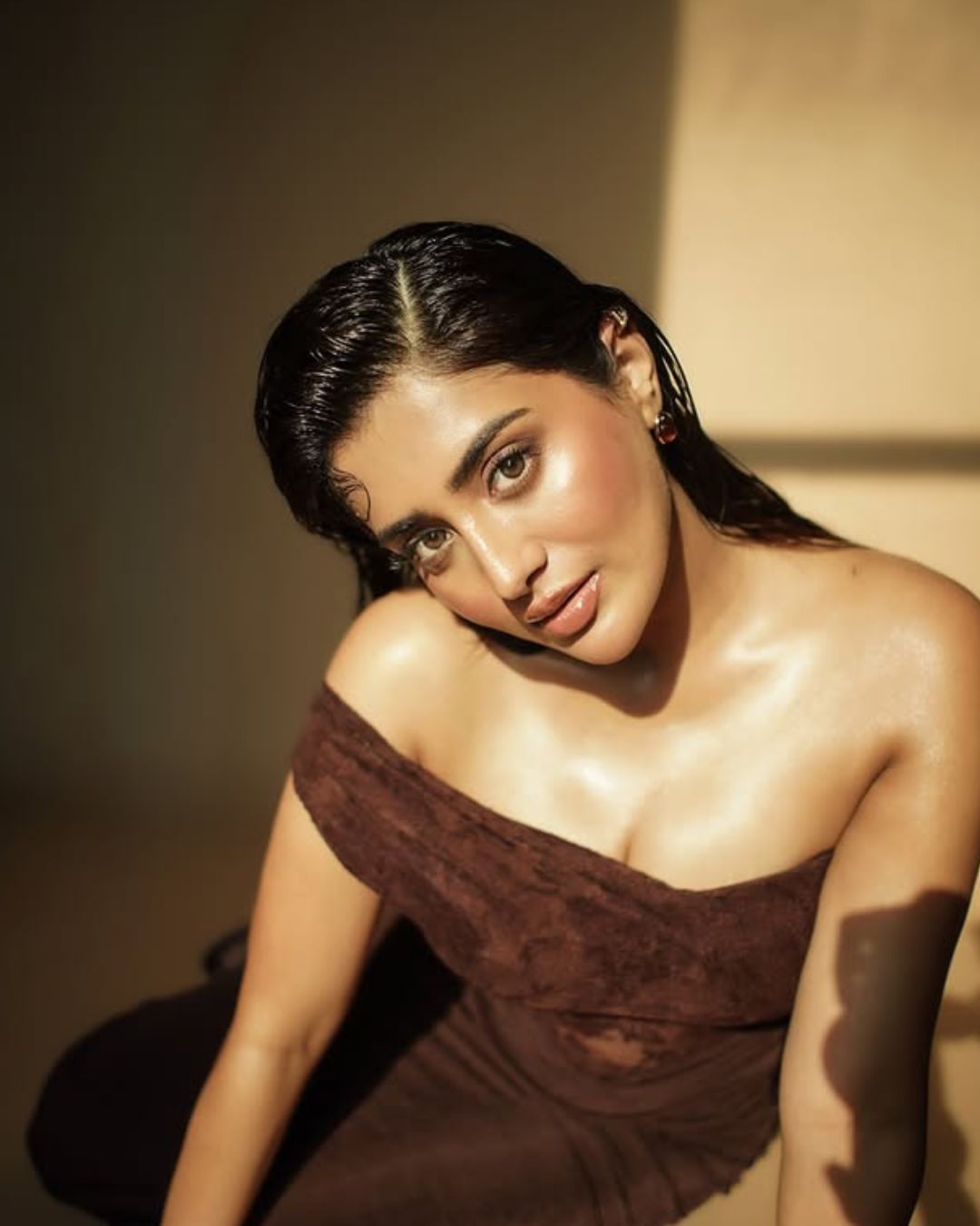 Rashi Singh : అబ్బా.. రాశి అందాల అరాచకం.. మతిపోతుంది మావా..