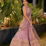 Rashi Singh : లంగావోణిలో మెరిసిపోతున్న రాశి.. రెండు కళ్లు చాలట్లేదు..