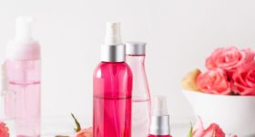 Rose water: ఇంట్లో రోజ్ వాటర్ ఇలా తయరుచేసి వాడితే ముఖం మెరిసిపోతుంది