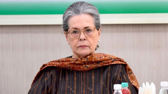 Sonia Gandhi: ఆసుపత్రిలో సోనియాగాంధీ.. ఏం జరిగిందంటూ నేతలు, కార్యకర్తలు ఆరా