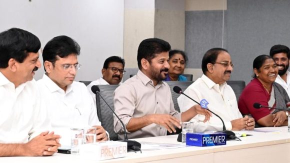 తెలంగాణ కేబినెట్ సంచలన నిర్ణయం.. విద్యుత్ అక్రమాలపై సీబీఐ విచారణ