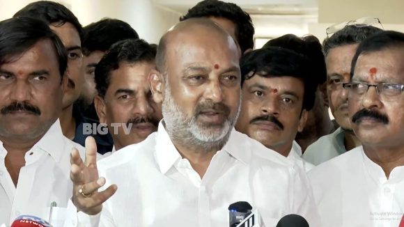 బీఆర్ఎస్‌కు మంత్రి బండి సంజయ్ కౌంటర్..  రాజీనామా డిమాండ్ అసలు కథ, కొడుకు కేసు గురించి