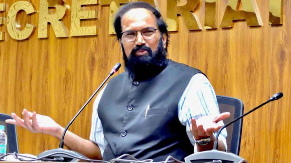 గ్యాస్ ధరను రూ.993కు పెంచడం దుర్మార్గం..  చిరు వ్యాపారులపై భారీ ఎఫెక్ట్,  మోదీ సర్కార్‌పై మంత్రి ఉత్తమ్ ఫైర్