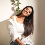 Aishwarya Rajesh: షర్ట్ తీసి మరీ అందాలు ఆరబోస్తున్న ఐశ్వర్య రాజేష్!
