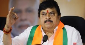బాబ‌ర్ ఆజం చేత‌గాని త‌నం..పిచ్ మ‌ధ్య‌లో లిటన్ దాస్ ఉన్నా ర‌నౌట్ చేయ‌కుండా వ‌దిలేశాడు