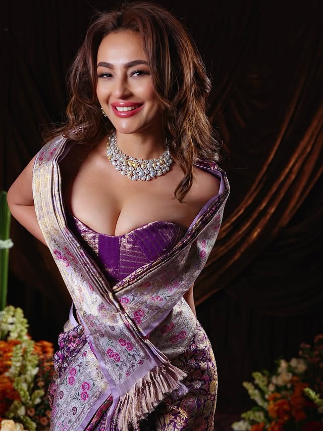 Seerat Kapoor ( Source / Instagram) Seerat Kapoor Photo Gallery