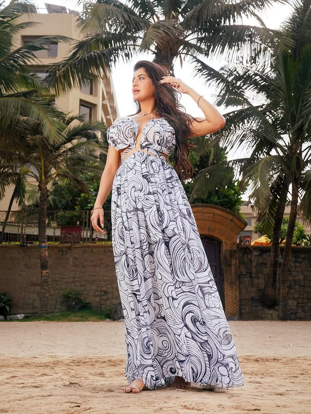 Rashi Singh ( Source / Instagram ) Rashi Singh photo Gallery