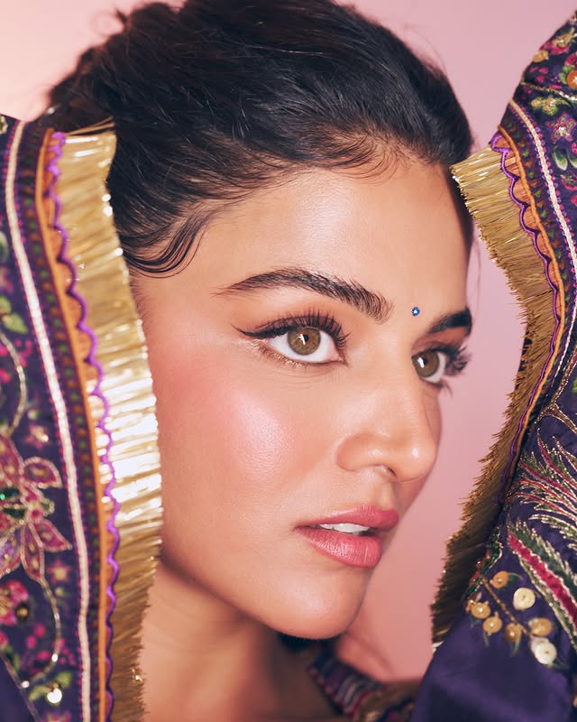 Wamiqa Gabbi ( Source / Instagram) Wamiqa Gabbi photo Gallery