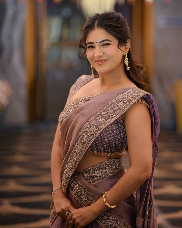 Rashi Singh ( Source / Instagram ) Rashi Singh photo Gallery