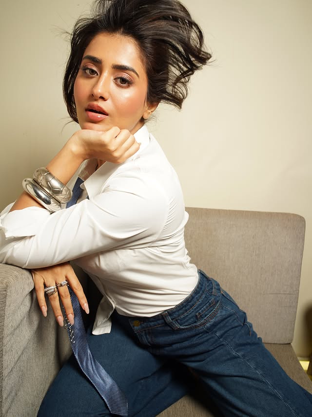 Rashi Singh ( Source / Instagram ) Rashi Singh photo Gallery