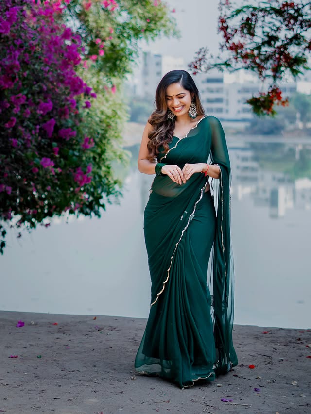 Shobha Shetty ( Source / Instagram) Shobha Shetty photo Gallery